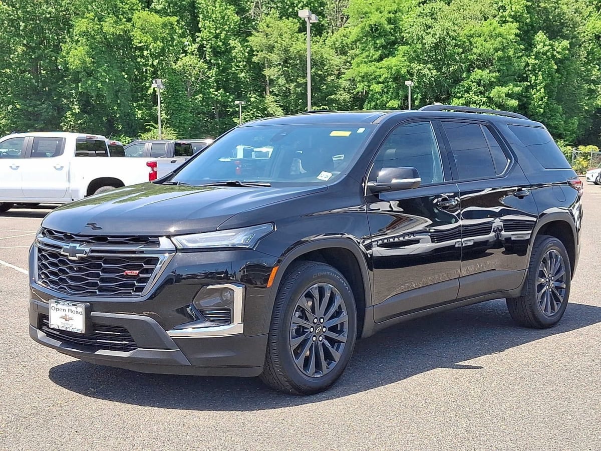 Why Choose a Chevrolet Traverse Over a Kia SUV? | Jorge Valdivia