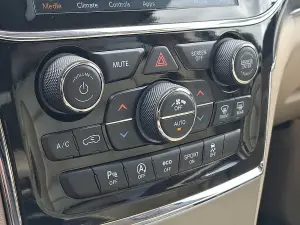 2021 Jeep Grand Cherokee Limited, photo 15 of 31
