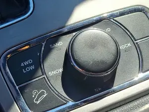 2020 Jeep Grand Cherokee Limited 4x4, photo 25 of 31