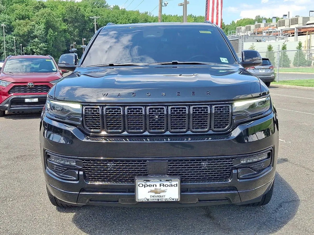 2024 Jeep Wagoneer Series II Carbide 4x4: is the tow package enough for you?