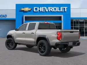 2026 Chevrolet Colorado Trail Boss, photo 2 of 23
