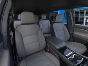 2027 Chevrolet Traverse LT, photo 15 of 23