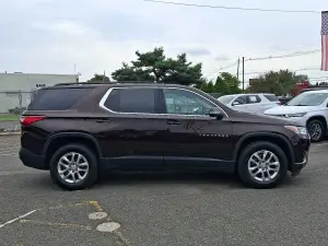 2021 Chevrolet Traverse LT Cloth, photo 6 of 30