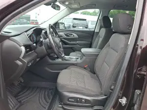 2021 Chevrolet Traverse LT Cloth, photo 12 of 30