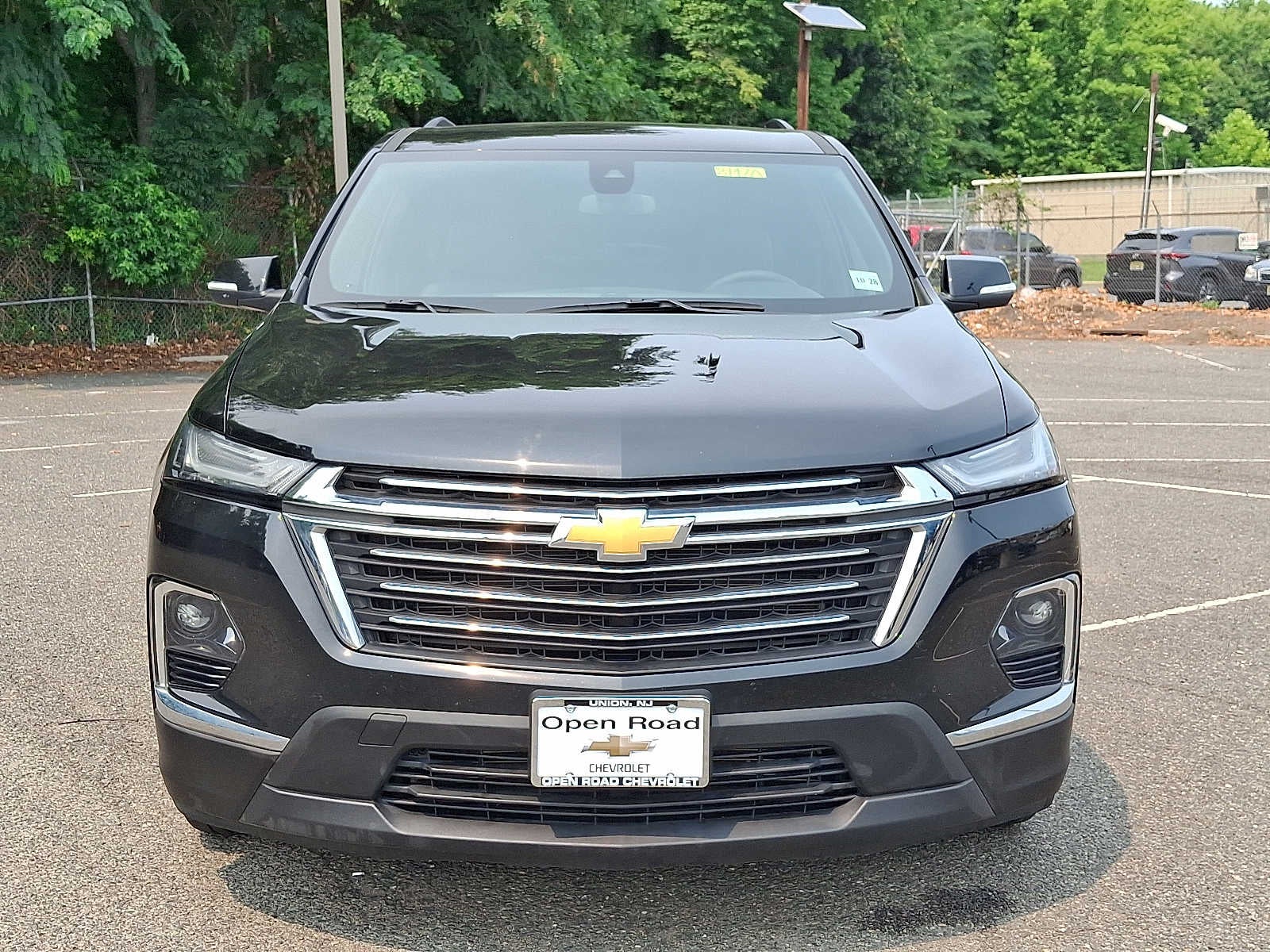 Should this 2023 Chevrolet Traverse LT Leather be the one you compare next?