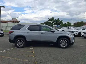 2023 Chevrolet Traverse LT Leather, photo 6 of 31