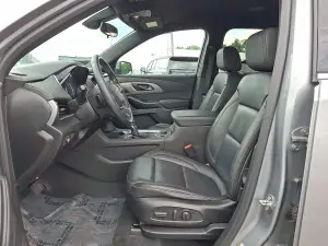 2023 Chevrolet Traverse LT Leather, photo 12 of 31