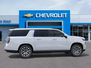 2026 Chevrolet Suburban High Country, photo 4 of 23
