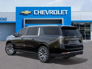 2026 Chevrolet Suburban High Country, photo 2 of 23