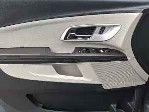 2017 Chevrolet Equinox LS, photo 12 of 29
