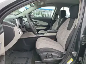 2017 Chevrolet Equinox LS, photo 13 of 29