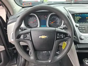 2017 Chevrolet Equinox LS, photo 18 of 29