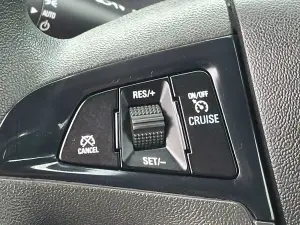 2017 Chevrolet Equinox LS, photo 20 of 29