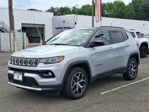 2024 Jeep Compass Limited 4x4, photo 2 of 30