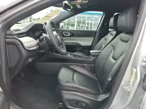 2024 Jeep Compass Limited 4x4, photo 12 of 30