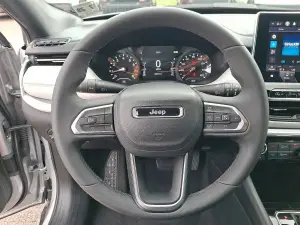 2024 Jeep Compass Limited 4x4, photo 17 of 30