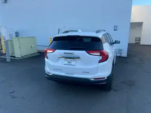 2022 GMC Terrain AT4, photo 2 of 5