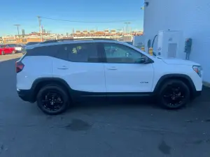 2022 GMC Terrain AT4, photo 1 of 5