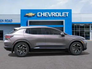 2025 Chevrolet Equinox EV LT, photo 4 of 23