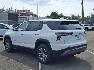 2026 Chevrolet Equinox LT, photo 3 of 30
