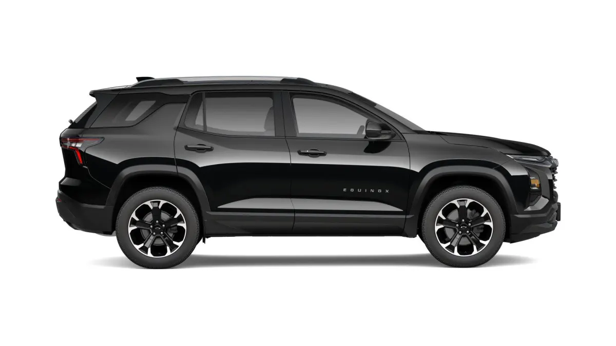 2027 Chevrolet Equinox LT, photo 2 of 5