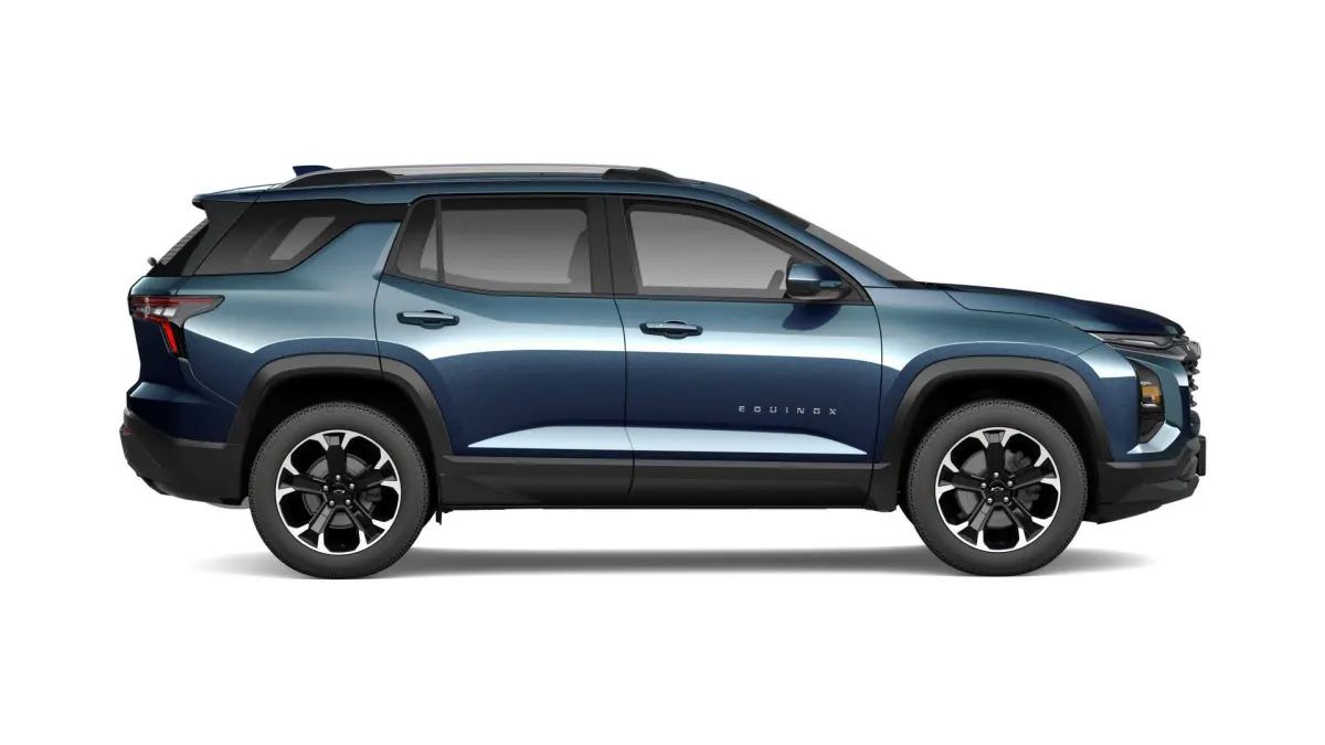 2027 Chevrolet Equinox LT, photo 2 of 5