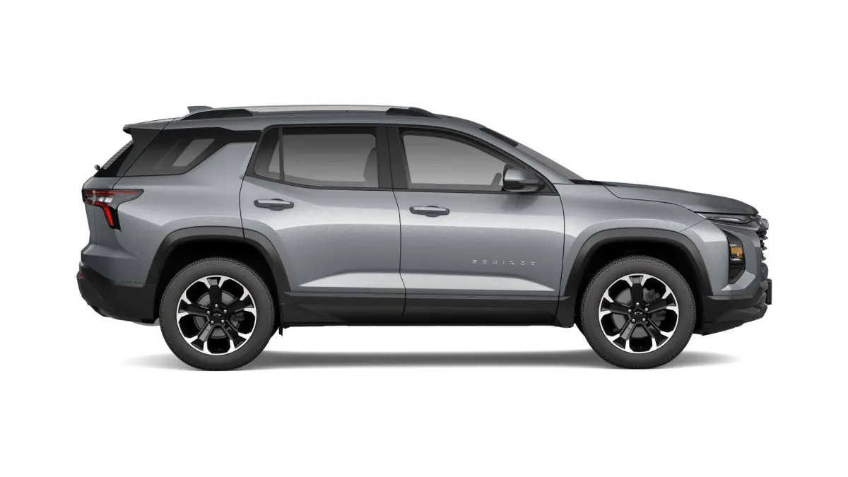 2027 Chevrolet Equinox LT, photo 2 of 5