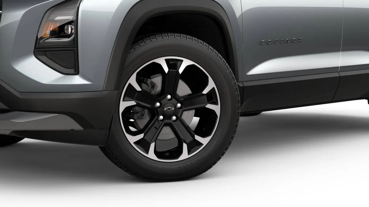 2027 Chevrolet Equinox LT, photo 3 of 5