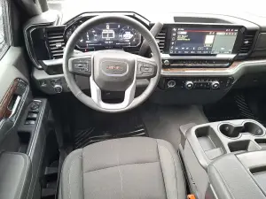 2024 GMC Sierra 1500 SLE, photo 10 of 29