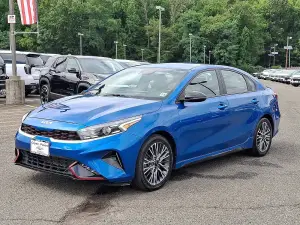 2023 Kia Forte GT-Line, photo 2 of 31