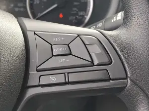 2025 Nissan Kicks Play, photo 20 of 29