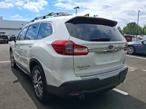 2022 Subaru Ascent Limited, photo 2 of 31