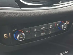 2023 Buick Enclave Essence, photo 14 of 29