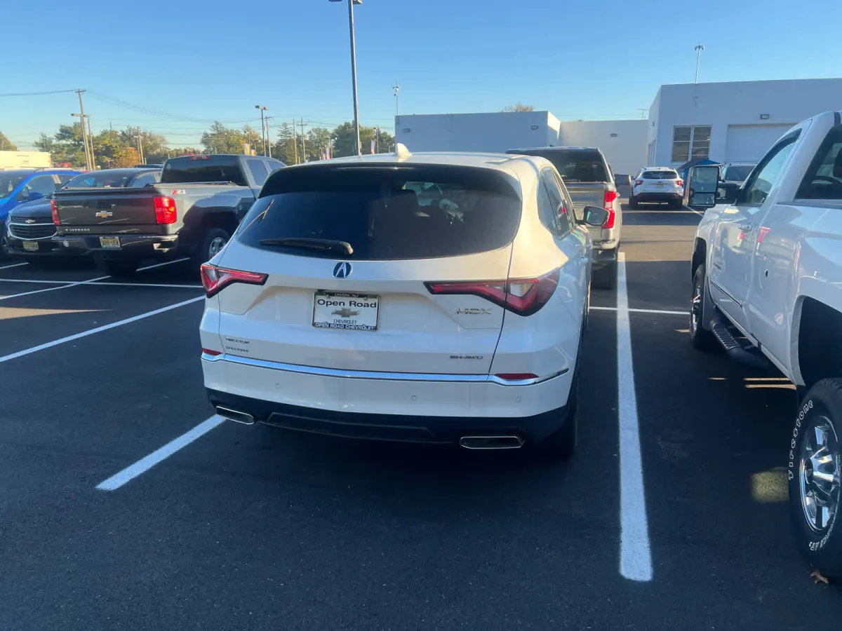 2023 Acura MDX w/Technology Package, photo 1 of 3