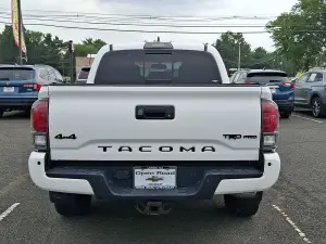 2017 Toyota Tacoma TRD Pro, photo 4 of 30