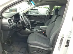 2020 Kia Sorento 3.3L S, photo 12 of 31