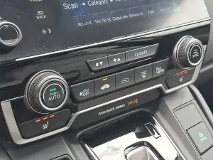 2018 Honda CR-V Touring, photo 15 of 32